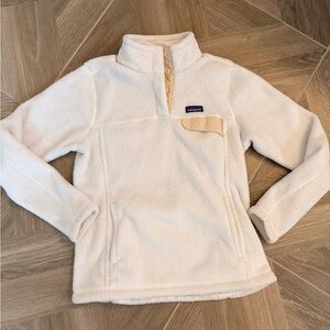 Patagonia Women’s Off-White Re-Tool Snap Fleece Pullover